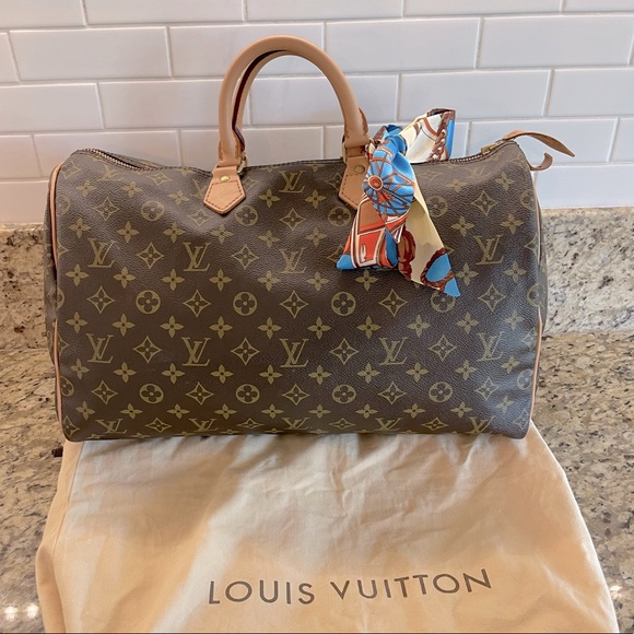 Louis Vuitton Handbags - 💯 AUTH Louis Vuitton Speedy 40